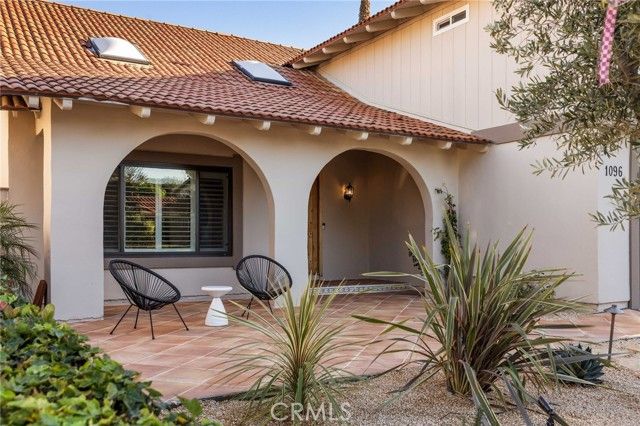 1096 Tulare, Costa Mesa, CA 92626