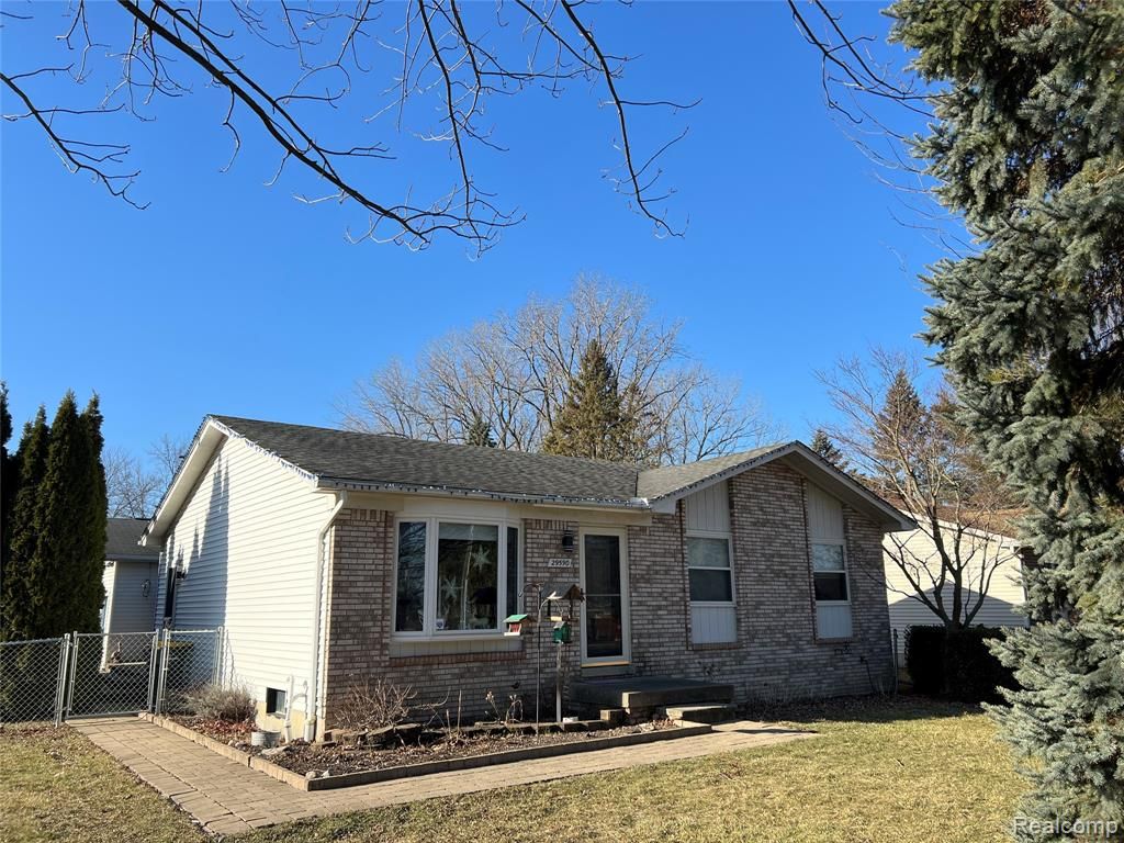 29590 Cotton Road, Chesterfield, MI 48047