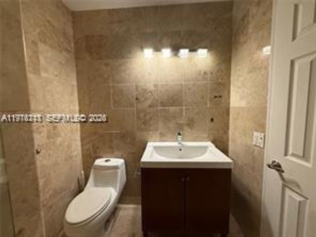 8435 Crespi Blvd 6, Miami Beach, FL 33141