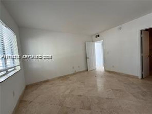 8435 Crespi Blvd 6, Miami Beach, FL 33141