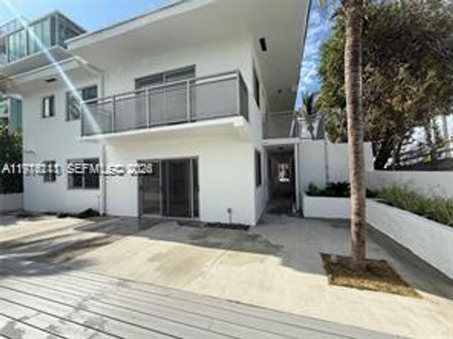 8435 Crespi Blvd 6, Miami Beach, FL 33141
