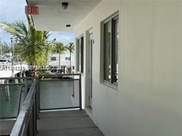 8435 Crespi Blvd 6, Miami Beach, FL 33141