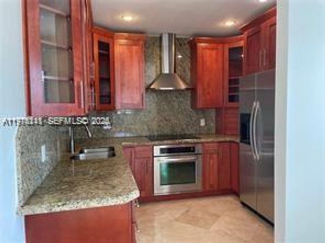 8435 Crespi Blvd 6, Miami Beach, FL 33141