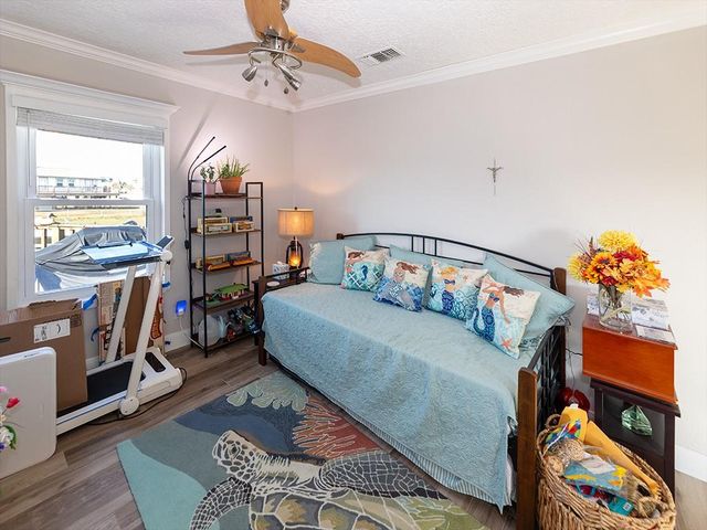 4019 3rd Street, Galveston, TX 77554