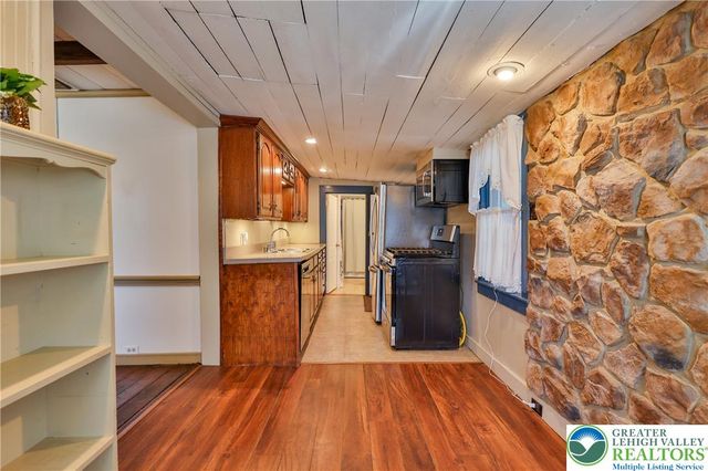 666 Point Phillips Road, Moore Twp, PA 18014