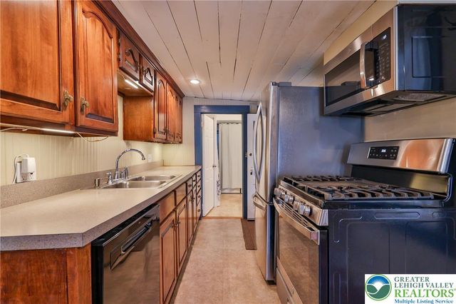 666 Point Phillips Road, Moore Twp, PA 18014