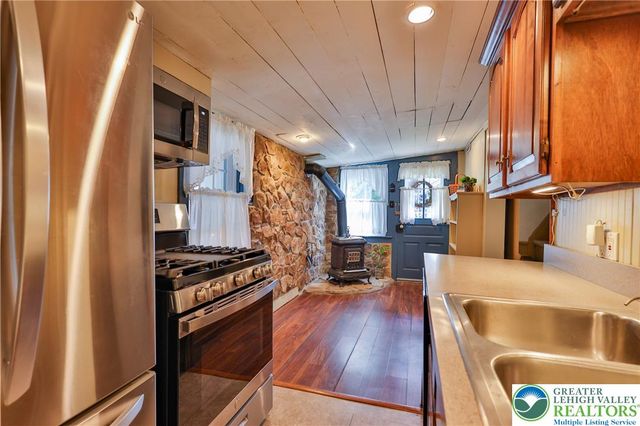 666 Point Phillips Road, Moore Twp, PA 18014