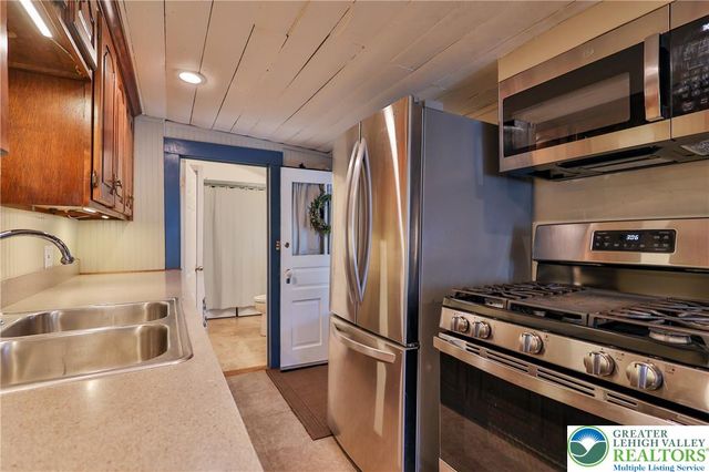 666 Point Phillips Road, Moore Twp, PA 18014