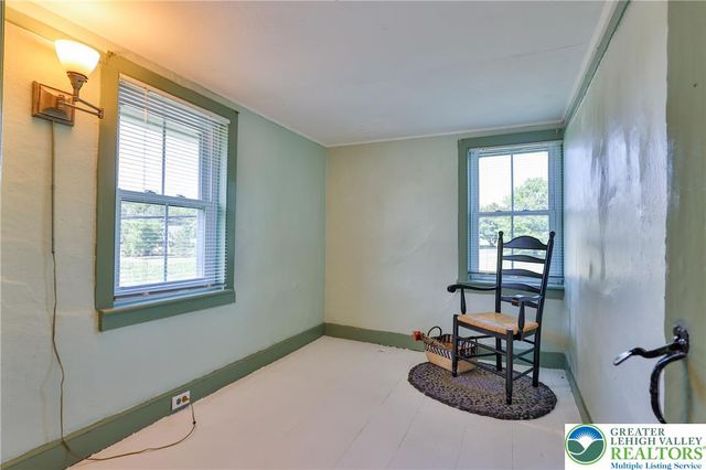 666 Point Phillips Road, Moore Twp, PA 18014