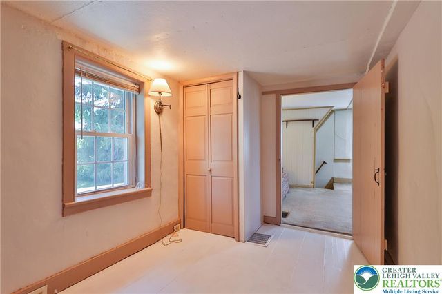 666 Point Phillips Road, Moore Twp, PA 18014