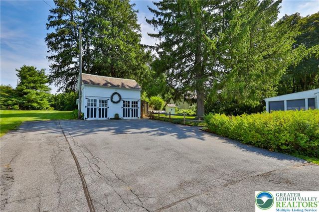 666 Point Phillips Road, Moore Twp, PA 18014