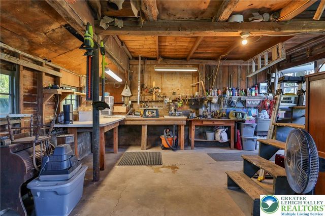 666 Point Phillips Road, Moore Twp, PA 18014