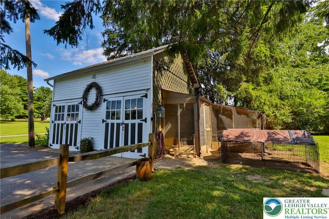 666 Point Phillips Road, Moore Twp, PA 18014