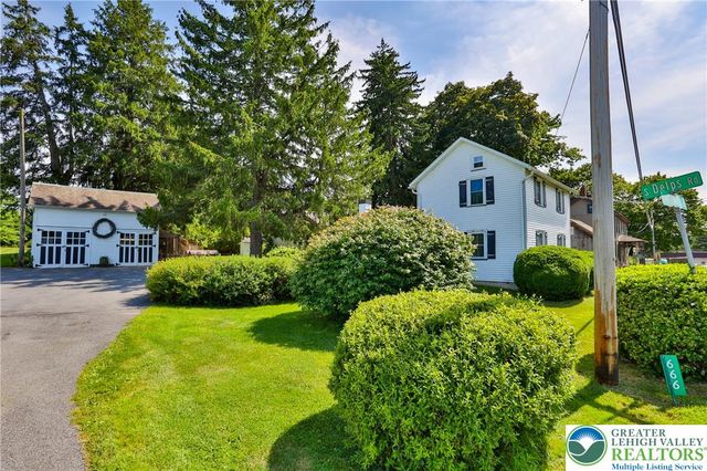 666 Point Phillips Road, Moore Twp, PA 18014