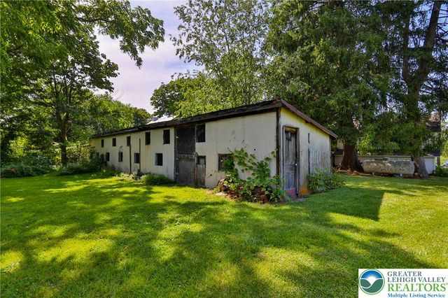 666 Point Phillips Road, Moore Twp, PA 18014