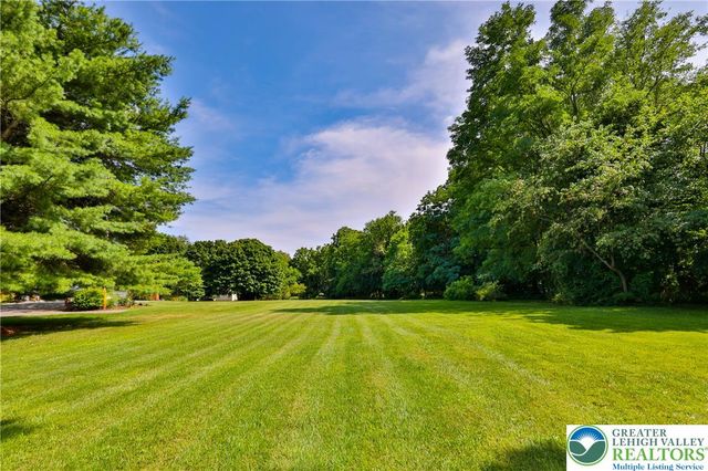 666 Point Phillips Road, Moore Twp, PA 18014