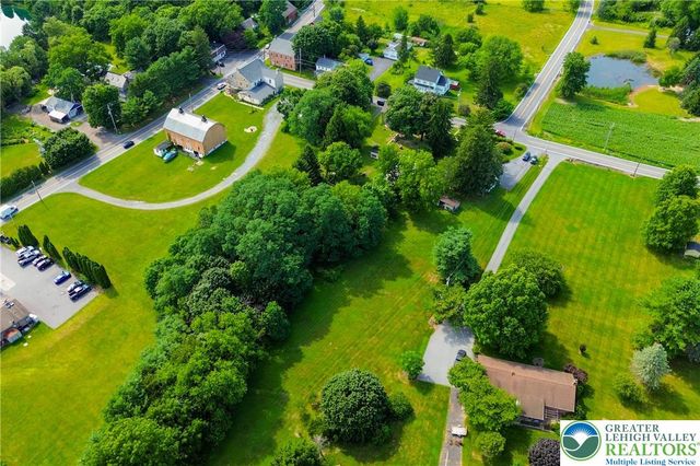666 Point Phillips Road, Moore Twp, PA 18014