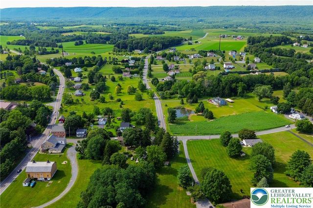 666 Point Phillips Road, Moore Twp, PA 18014