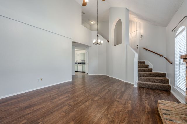 1348 Creekview Drive, Lewisville, TX 75067