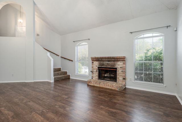 1348 Creekview Drive, Lewisville, TX 75067