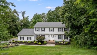 81 Poplar Dr, Hanover Twp., NJ 07950