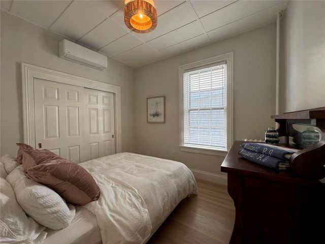 8 Barney Street 1, Newport, RI 02840