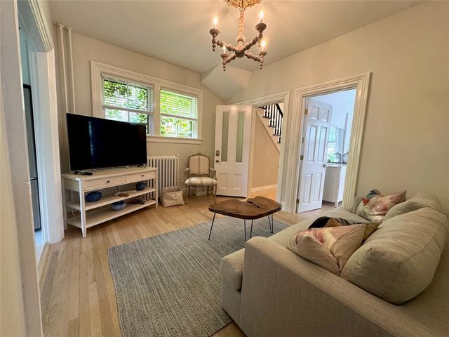 8 Barney Street 1, Newport, RI 02840