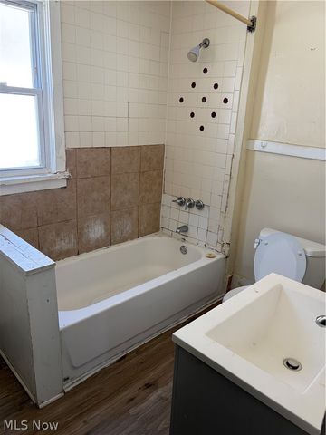11905 Shadeland Avenue, Cleveland, OH 44108
