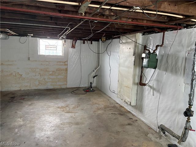 11905 Shadeland Avenue, Cleveland, OH 44108