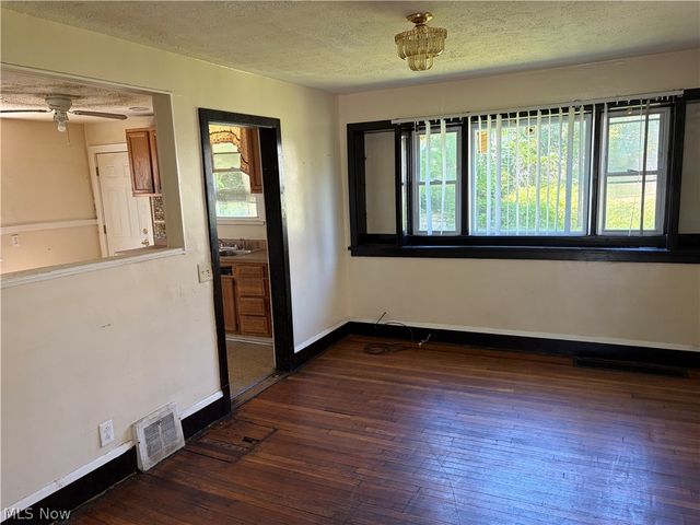 11905 Shadeland Avenue, Cleveland, OH 44108