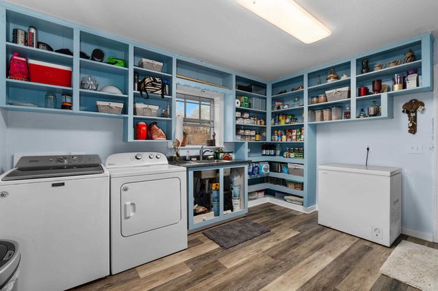 1901 Longview Dr, Henderson, TX 75652