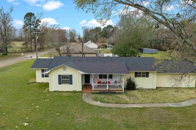 1901 Longview Dr, Henderson, TX 75652