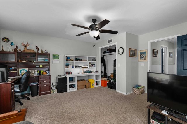 1901 Longview Dr, Henderson, TX 75652