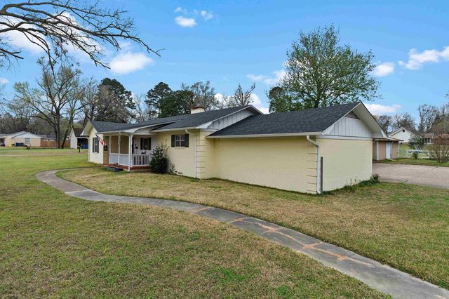 1901 Longview Dr, Henderson, TX 75652