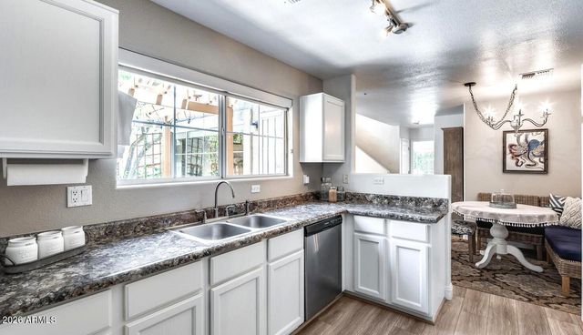 1633 E LAKESIDE Drive 131, Gilbert, AZ 85234