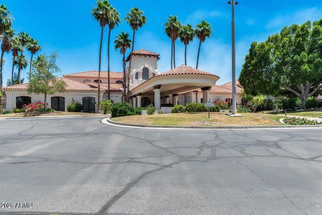 1633 E LAKESIDE Drive 131, Gilbert, AZ 85234