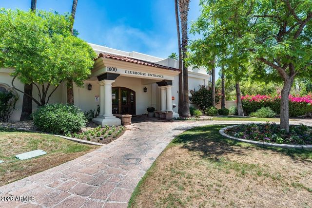 1633 E LAKESIDE Drive 131, Gilbert, AZ 85234