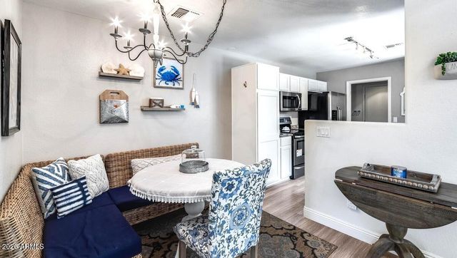 1633 E LAKESIDE Drive 131, Gilbert, AZ 85234