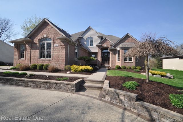 3648 W Tienken Road, Rochester Hills, MI 48306