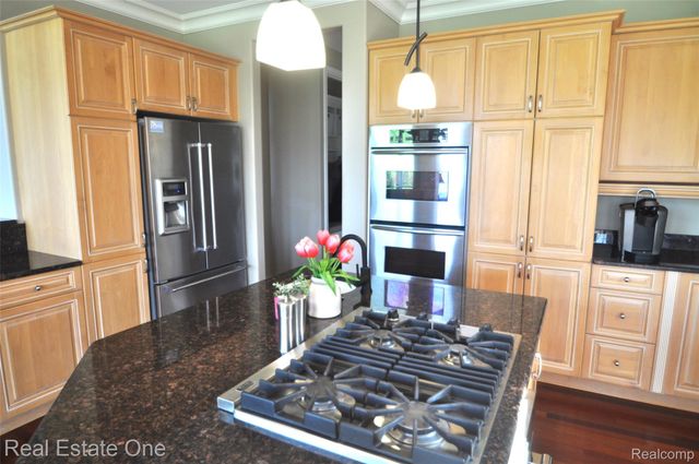 3648 W Tienken Road, Rochester Hills, MI 48306