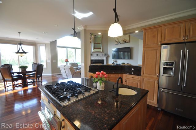 3648 W Tienken Road, Rochester Hills, MI 48306