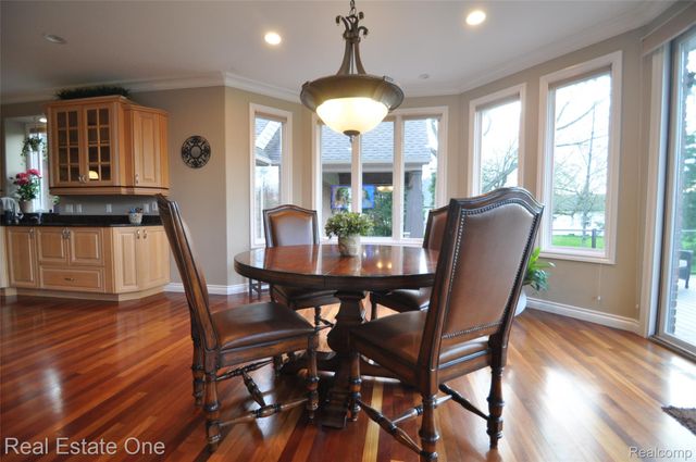 3648 W Tienken Road, Rochester Hills, MI 48306