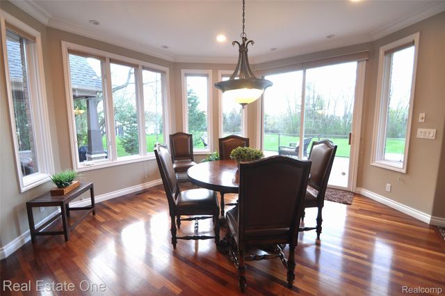 3648 W Tienken Road, Rochester Hills, MI 48306