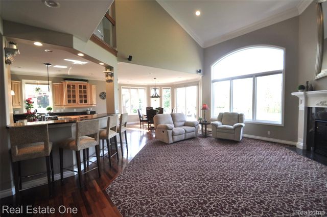 3648 W Tienken Road, Rochester Hills, MI 48306