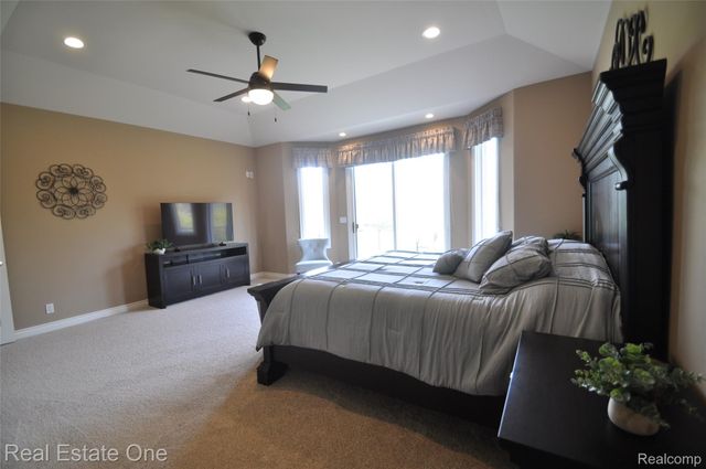 3648 W Tienken Road, Rochester Hills, MI 48306