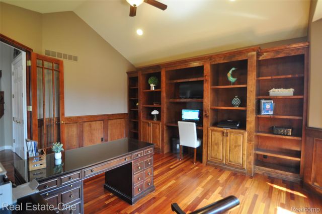 3648 W Tienken Road, Rochester Hills, MI 48306
