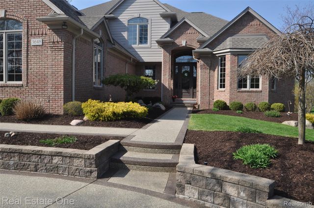 3648 W Tienken Road, Rochester Hills, MI 48306