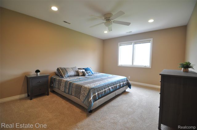3648 W Tienken Road, Rochester Hills, MI 48306