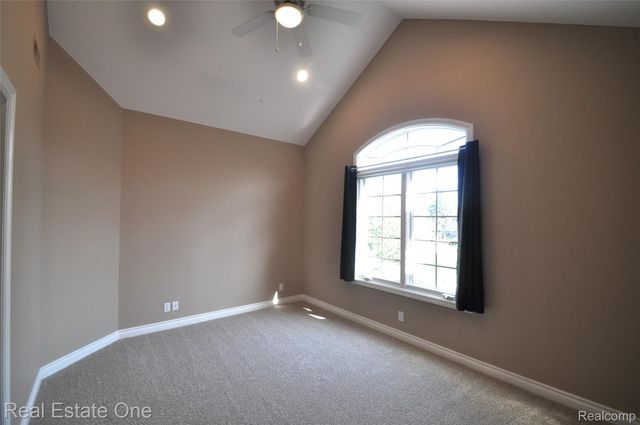 3648 W Tienken Road, Rochester Hills, MI 48306