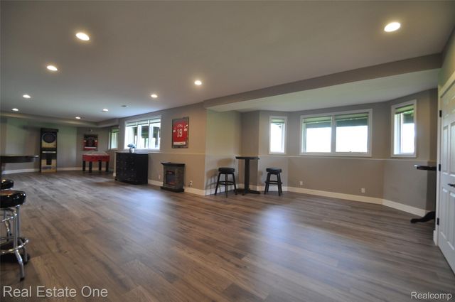 3648 W Tienken Road, Rochester Hills, MI 48306